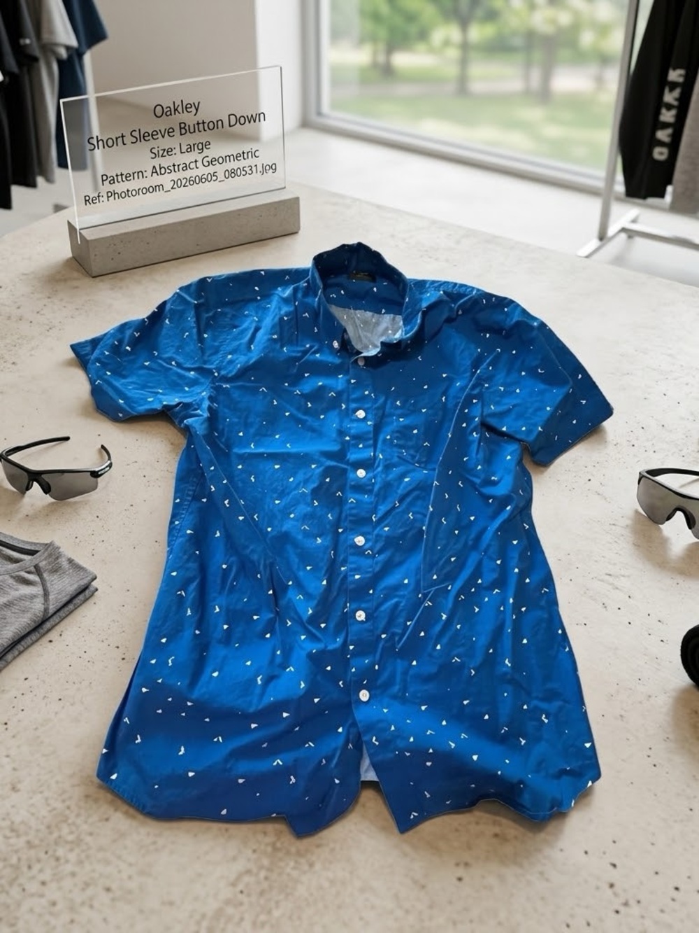 Oakley Short Sleeve Button-Down Shirt • Size L